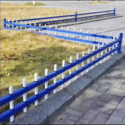 草坪護欄圖片